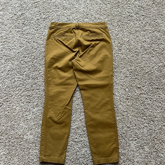 Old Navy Pixie cropped pants size 8 - Picture 4 of 5